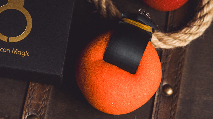 L Holder (Single Ball) by Long Long & Bacon Magic - Image 2