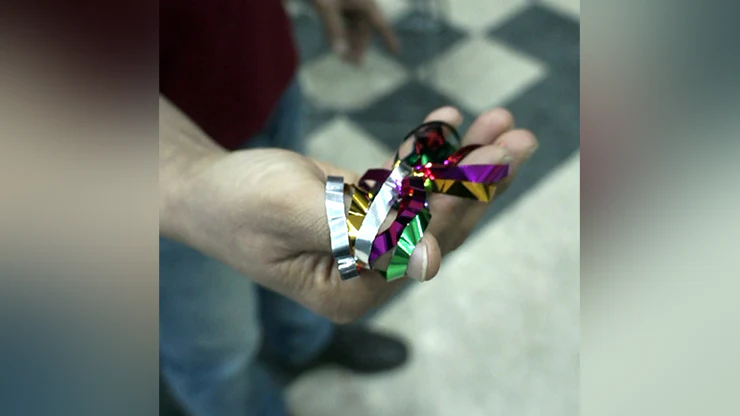 Metal Reel Pouring by JL Magic - Trick - Image 4