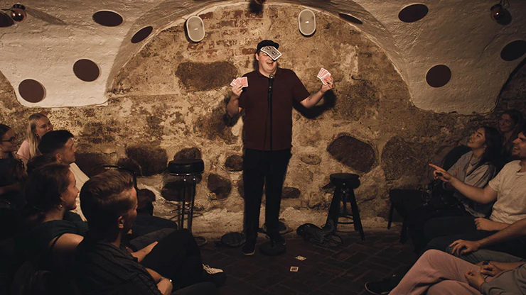 Mortenn's Jumbo Card Trick by Mortenn Christiansen - Image 3